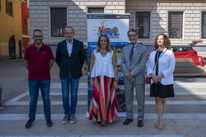 L'avvio della manifestazione con il presidente della Regione Fontana L'avvio della manifestazione con il presidente della Regione Fontana