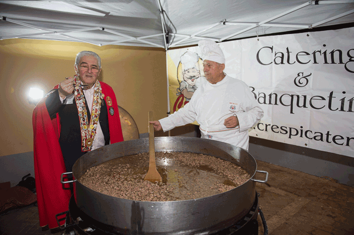 "giugn e lui - i pè'n tera" - giugno e luglio - a piedi nudi "giugn e lui - i pè'n tera" - giugno e luglio - a piedi nudi