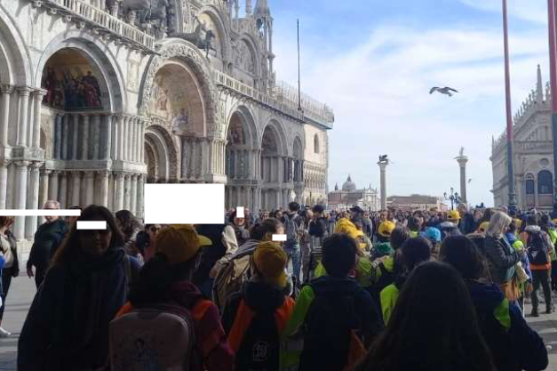 Cinque anni insieme e poi quella gita a Venezia. La riconoscenza dei genitori è una lettera e una lezione per tutti: «Grazie per questo tempo di scuola così prezioso e non scontato»