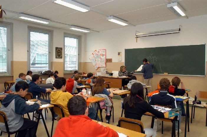 Come cambia la scuola: divieti, regole più severe e novità per gli esami