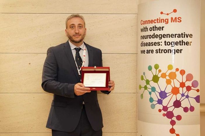 Il dottor Luca Peruzzotti-Jametti in una foto dalla pagina Facebook del Comune di Somma Il dottor Luca Peruzzotti-Jametti in una foto dalla pagina Facebook del Comune di Somma