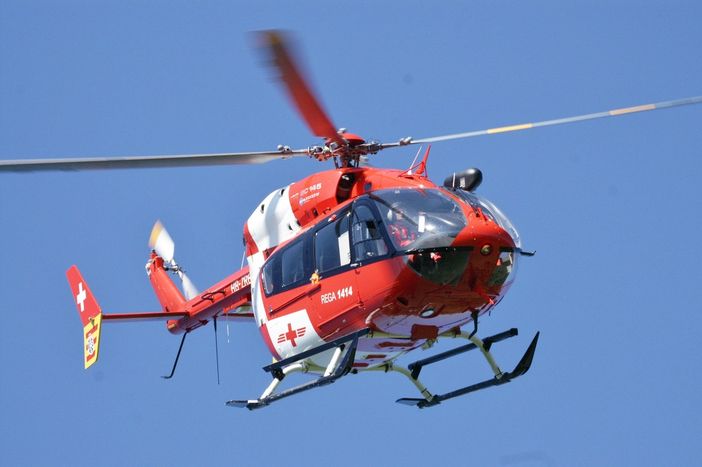 Sciatori travolti da una slavina in Valle Leventina, ferito 43enne luganese