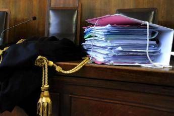 Uccise il vicino che gli stava demolendo casa con la ruspa, assolto per legittima difesa