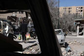 Iran, nuovi raid su Teheran. Israele attacca Beirut. Esplosioni a Tel Aviv - La diretta