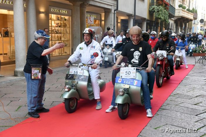 Cento moto storiche alla Sei Giorni di Varese Cento moto storiche alla Sei Giorni di Varese