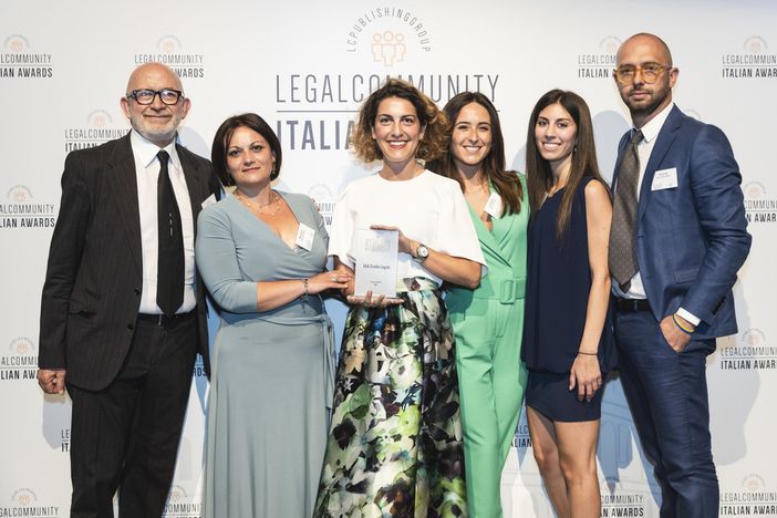 (foto di archivio: la premiazione in occasione dei Legalcommunity Italian Awards)