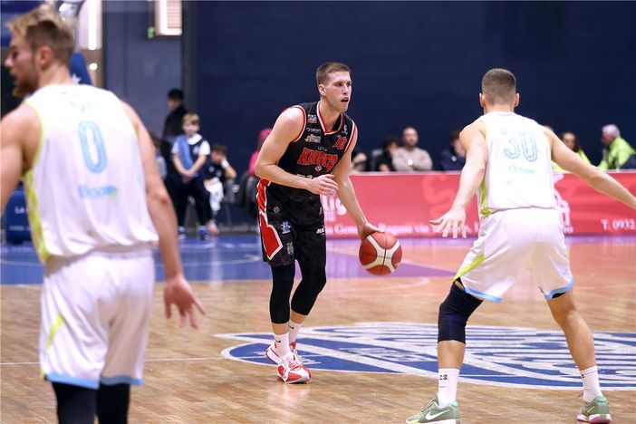 Francesco Oboe (foto legnanobasket.it) Francesco Oboe (foto legnanobasket.it)