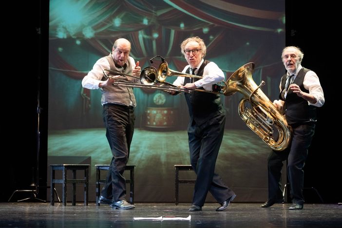 Banda Osiris e Telmo Pievani in “ALLEGRO BESTIALE viaggio ai confini della biodiversità” Banda Osiris e Telmo Pievani in “ALLEGRO BESTIALE viaggio ai confini della biodiversità”