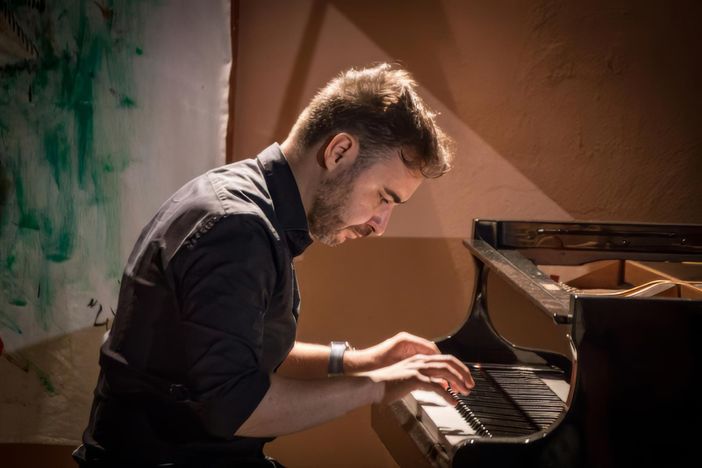 Alberto Lodoletti: «Io al pianoforte per la chiesa del Sacro Cuore. E ogni volta penso a mio papà» Alberto Lodoletti: «Io al pianoforte per la chiesa del Sacro Cuore. E ogni volta penso a mio papà»