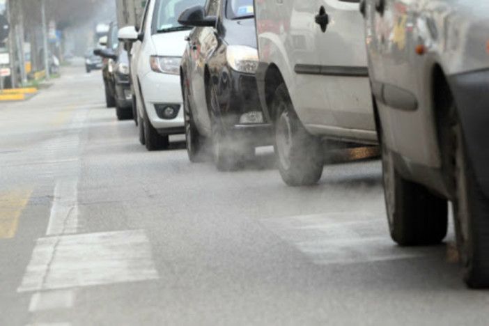 Smog, Legambiente: «Nel 2024 male Milano e capoluoghi lombardi». Ma Varese respira Smog, Legambiente: «Nel 2024 male Milano e capoluoghi lombardi». Ma Varese respira