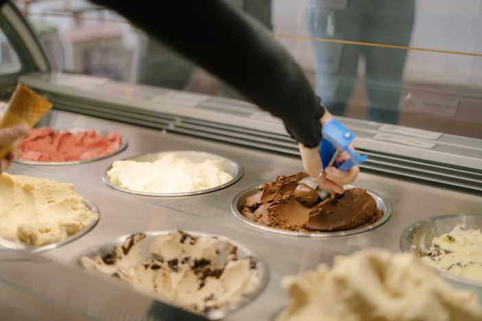 Trasforma la Tua Gelateria: L'Arredo su Misura di Cosentino Arredamenti