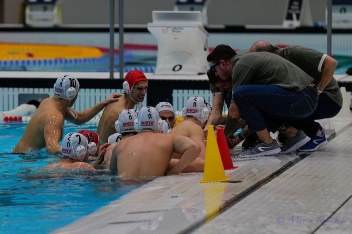 «Un gesto che ci ha aiutati a continuare»: la Busto Pallanuoto ringrazia il Comune per il sostegno