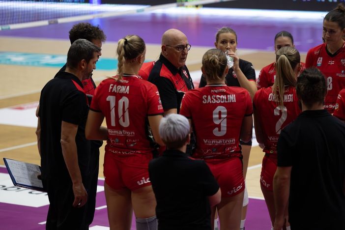 Futura Volley ancora di lunedì contro Fasano. Coach Milano carica le sue cocche: «Vogliamo riscattarci con più aggressività e determinazione»
