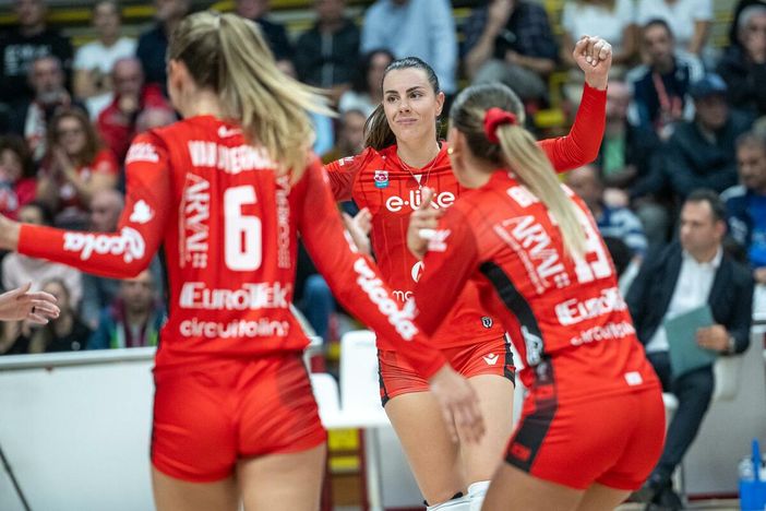 La Uyba sfida Novara per un derby del Ticino che promette spettacolo. Boldini: «Il morale è alto, vogliamo dare continuità»