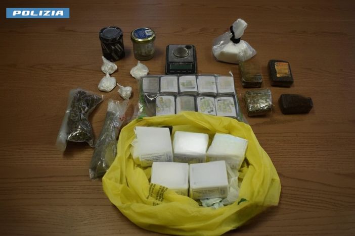 Blitz della polizia di Stato, smantellata un'organizzazione che trafficava droga tra Busto e la Spagna: dieci arresti