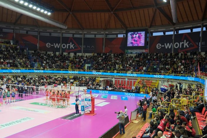 La Uyba cerca il gran finale. Ma all'arena sarà comunque festa La Uyba cerca il gran finale. Ma all'arena sarà comunque festa