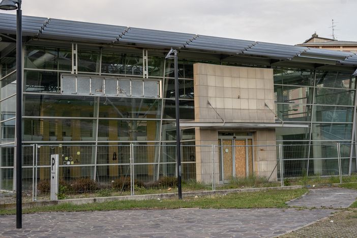 L'autosalone oggi, si appresta però a cambiare e trovare una nuova vita (foto di Marco Giussani)