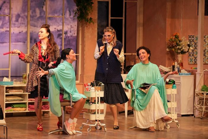 Fiori d’acciaio, una commedia divertente e delicata al “Manzoni”