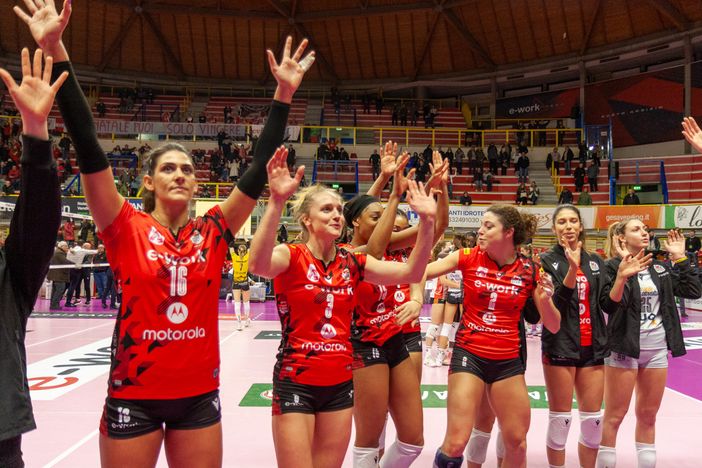 Uyba-Cuneo 3-1 (servizio a cura di PhotoSport & more) Uyba-Cuneo 3-1 (servizio a cura di PhotoSport & more)