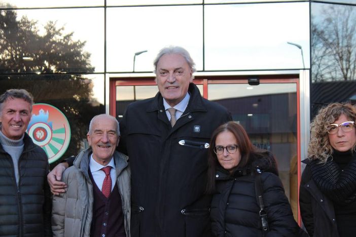 Tra i testimonial dell'ambulanza dei desideri c'è il gigante Dino Meneghin Tra i testimonial dell'ambulanza dei desideri c'è il gigante Dino Meneghin