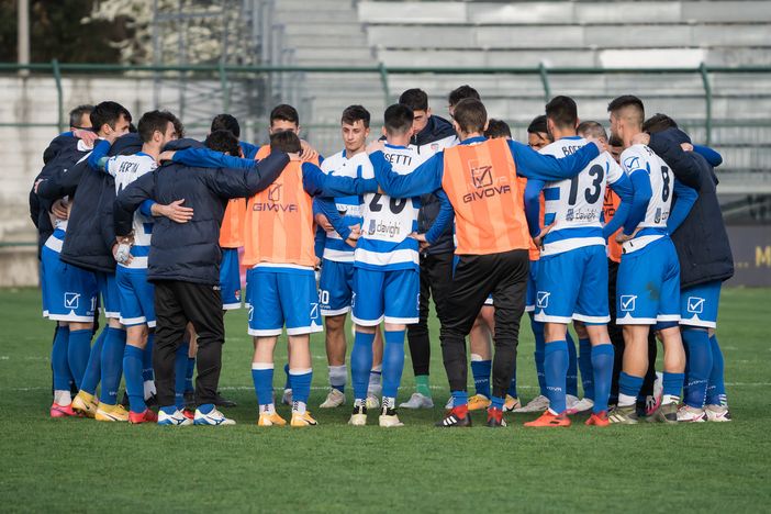 L'abbraccio dei tigrotti non può mai mancare (foto di Marco Giussani)