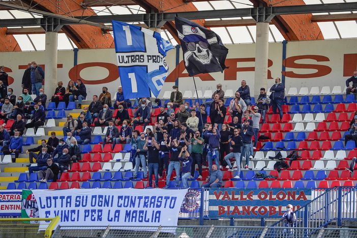 I distinti dello Speroni (foto di Marco Giussani)