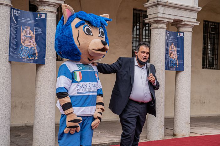 La mascotte con Emanuele Gambertoglio