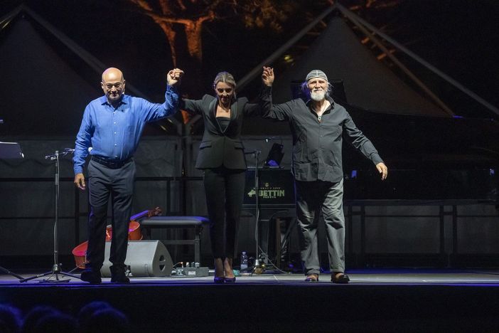 “Il romanzo della Bibbia”: al Teatro Carcano Aldo Cazzullo e Moni Ovadia interpreti d’eccezione “Il romanzo della Bibbia”: al Teatro Carcano Aldo Cazzullo e Moni Ovadia interpreti d’eccezione