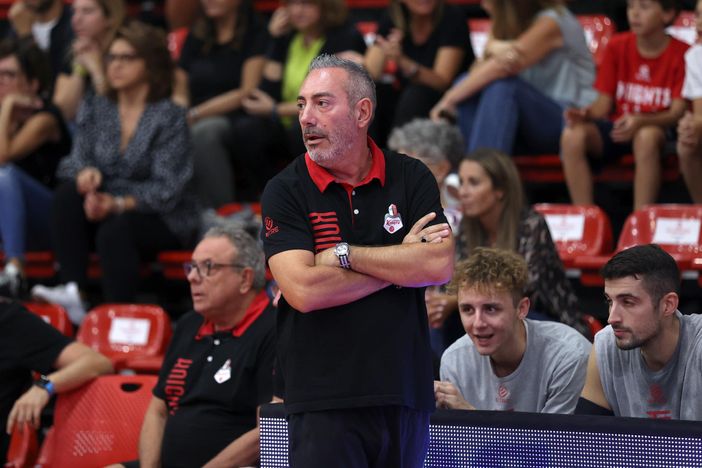 BASKET. Il presidente Marco Tajana commenta la rottura con Eliantonio: «Finito il feeling, andiamo avanti con le nostre idee» BASKET. Il presidente Marco Tajana commenta la rottura con Eliantonio: «Finito il feeling, andiamo avanti con le nostre idee»