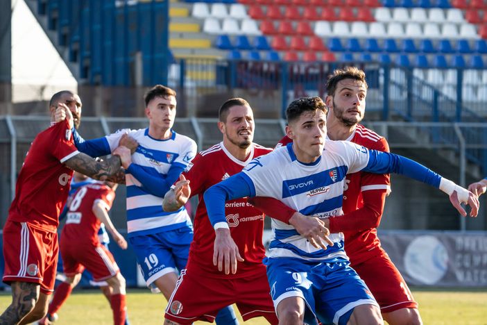 La Pro Patria non si è fatta intimorire dall'Alessandria: un lavoro collettivo che ha permesso di non prendere gol nelle ultime quattro partite (foto Marco Giussani)