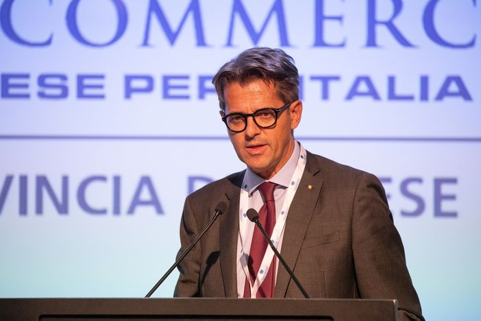 Commercio, Lunghi: «Dal Gran Galà di Gallarate segnali di ripresa e messaggi contro i no vax»