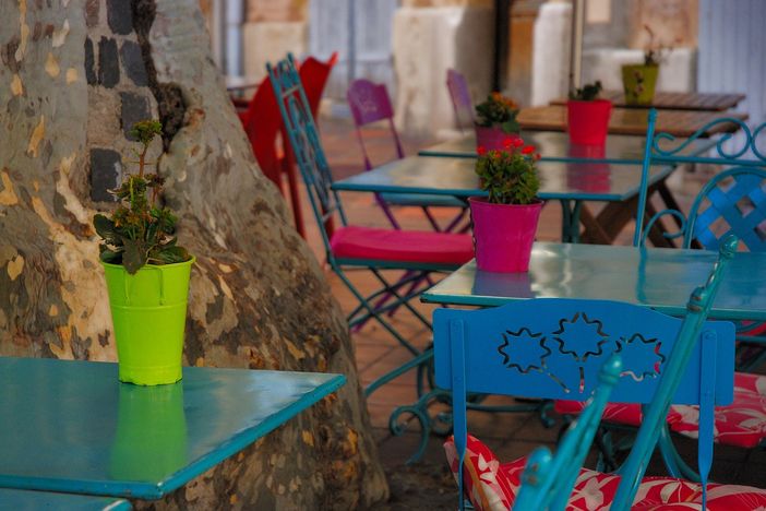 Tavolini fuori dai bar gratis per ancora tre mesi a Busto, ecco come fare Tavolini fuori dai bar gratis per ancora tre mesi a Busto, ecco come fare