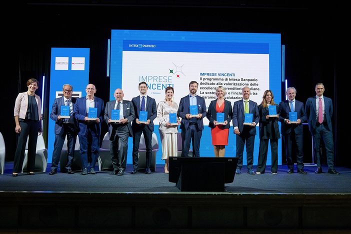 Intesa Sanpaolo, due aziende di Busto e Marnate tra le "vincenti" Intesa Sanpaolo, due aziende di Busto e Marnate tra le "vincenti"