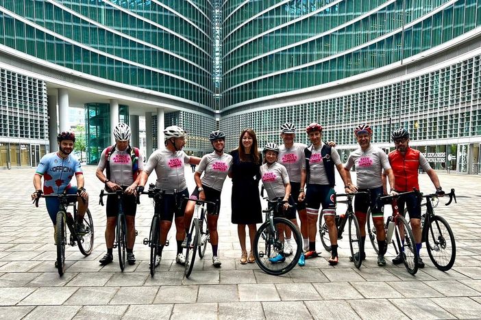 La “Race Across Limits” costeggia il lago di Varese e supporta i caregiver