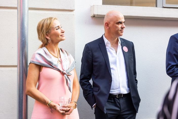Il ministro Alain Berset con Monika Schmutz Kirgöz, ambasciatrice di Svizzera in Italia - courtesy House of Switzerland Il ministro Alain Berset con Monika Schmutz Kirgöz, ambasciatrice di Svizzera in Italia - courtesy House of Switzerland
