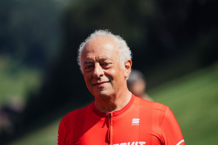 Il presidente Alberto Sorbini e sotto Tadej Pogačar – UAE Team Emirates