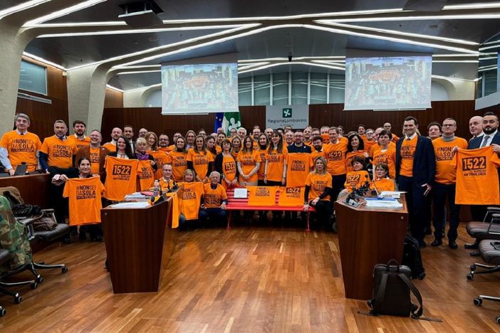 VIDEO. Silenzio e rumore in Consiglio regionale per le donne vittime di violenza VIDEO. Silenzio e rumore in Consiglio regionale per le donne vittime di violenza