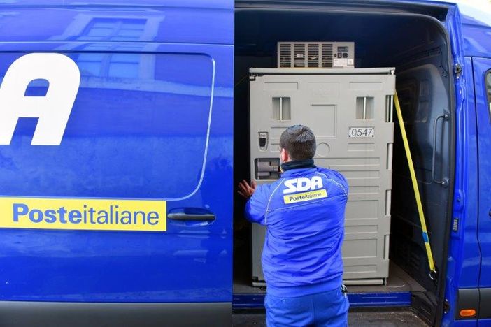 Da Poste Italiane in arrivo altre 144 mila dosi di Moderna in Lombardia Da Poste Italiane in arrivo altre 144 mila dosi di Moderna in Lombardia