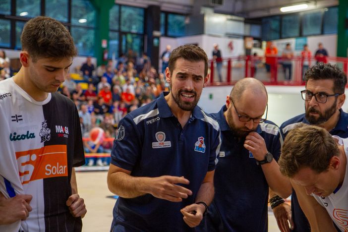 Amore e passione palpitanti a Gallarate per il basket (PhotoSport & more) Amore e passione palpitanti a Gallarate per il basket (PhotoSport & more)