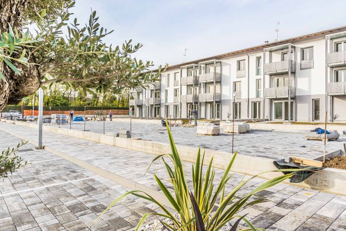 Alcune immagini della nuova costruzione in via Faenza a Cairate (servizio a cura di Maurizio Losorgio)