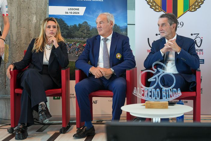 Da sinistra: l'assessore regionale Caruso, il patron Oldani e il governatore Fontana oggi a Palazzo Lombardia Da sinistra: l'assessore regionale Caruso, il patron Oldani e il governatore Fontana oggi a Palazzo Lombardia