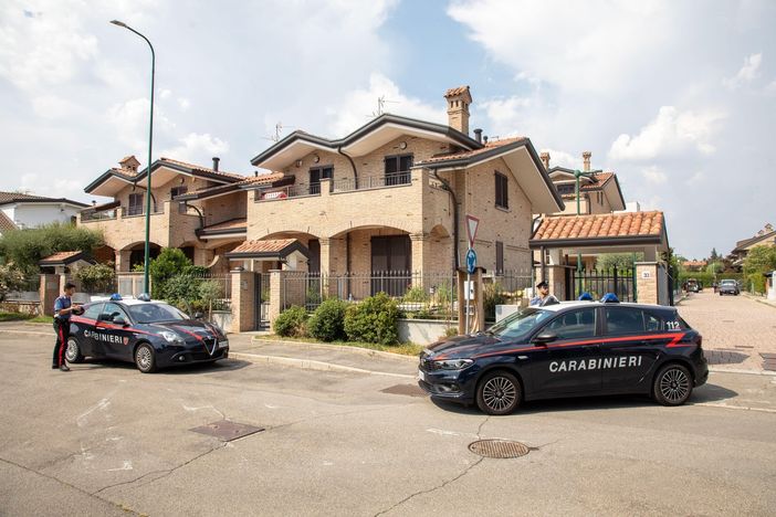 La villetta di Paderno Dugnano dove la notte scorsa si è consumato il triplice omicidio (foto Adnkronos) La villetta di Paderno Dugnano dove la notte scorsa si è consumato il triplice omicidio (foto Adnkronos)