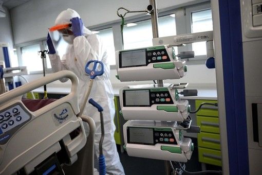 Covid-19, in Italia oggi si torna a sfiorare i 20mila nuovi positivi con 483 vittime. Veneto +3100, Lombardia +2.506, Sicilia +1.839