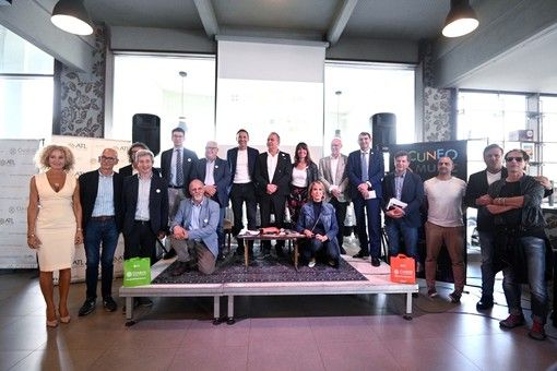 Le Alpi e le città d'arte del Cuneese si preparano ad ospitare gli appuntamenti dal vivo promossi con il "Cuneo Music & Art Festival" (VIDEO) Le Alpi e le città d'arte del Cuneese si preparano ad ospitare gli appuntamenti dal vivo promossi con il "Cuneo Music & Art Festival" (VIDEO)