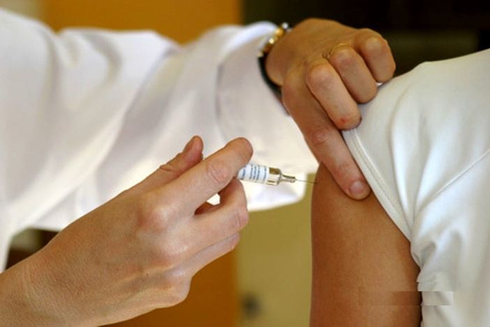 Vaccini, personale scolastico e universitario può scegliere in che regione ricevere la somministrazione Vaccini, personale scolastico e universitario può scegliere in che regione ricevere la somministrazione