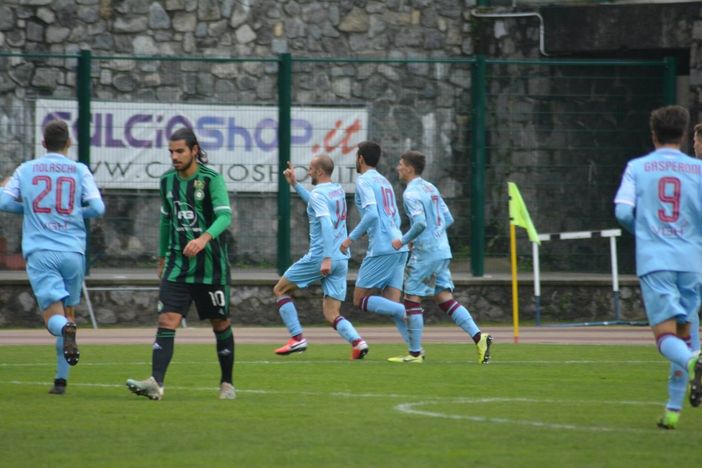 Il vantaggio degli avversari è durato poco (foto dalla pagina social del Breno) Il vantaggio degli avversari è durato poco (foto dalla pagina social del Breno)
