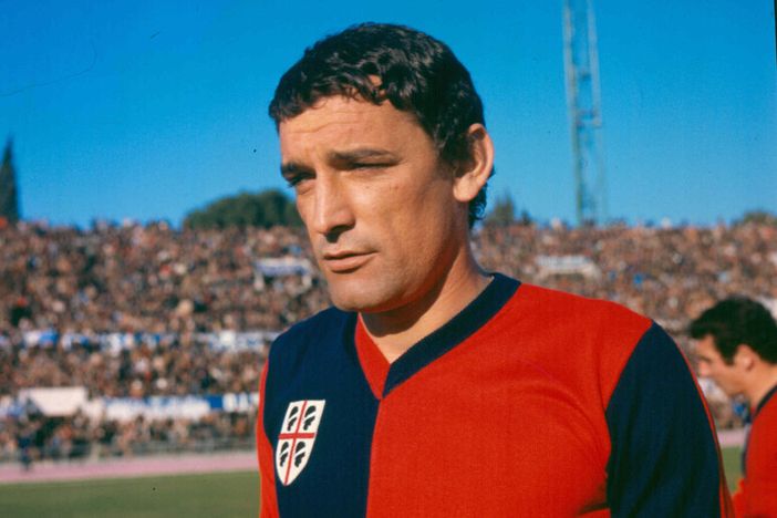 Gigi Riva e i tanti ricordi di “Rombo di Tuono”: dal suo lago ai gol acrobatici con Cagliari e Nazionale, «addio leggenda» Gigi Riva e i tanti ricordi di “Rombo di Tuono”: dal suo lago ai gol acrobatici con Cagliari e Nazionale, «addio leggenda»