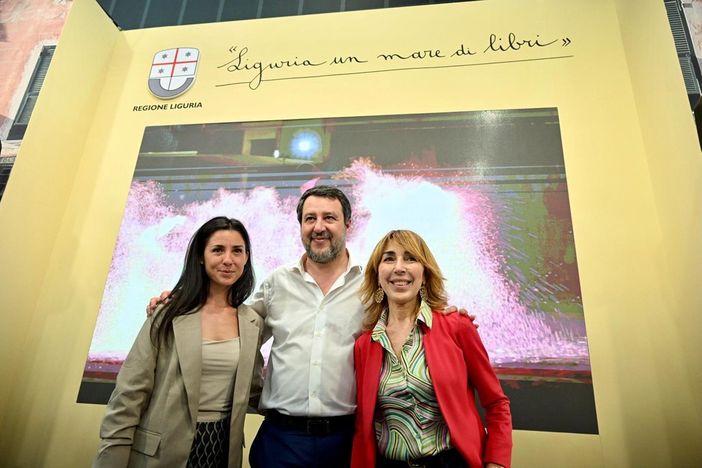 Il ministro Matteo Salvini allo stand della Regione Liguria presente al Salone Il ministro Matteo Salvini allo stand della Regione Liguria presente al Salone