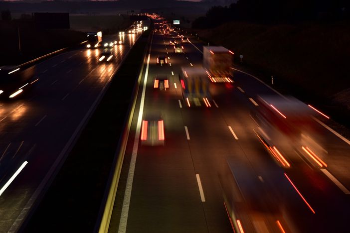 Asfaltature e manutenzione del verde: da stasera una settimana di lavori notturni su Autolaghi, A9 e A4