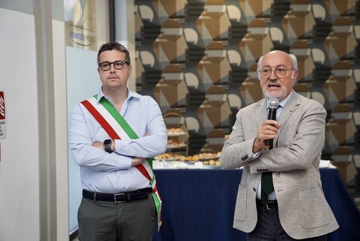 Il sindaco di Gallarate, Andrea Cassani, con Ugo Riba, presidente e fondatore del Gruppo Cidimu Il sindaco di Gallarate, Andrea Cassani, con Ugo Riba, presidente e fondatore del Gruppo Cidimu